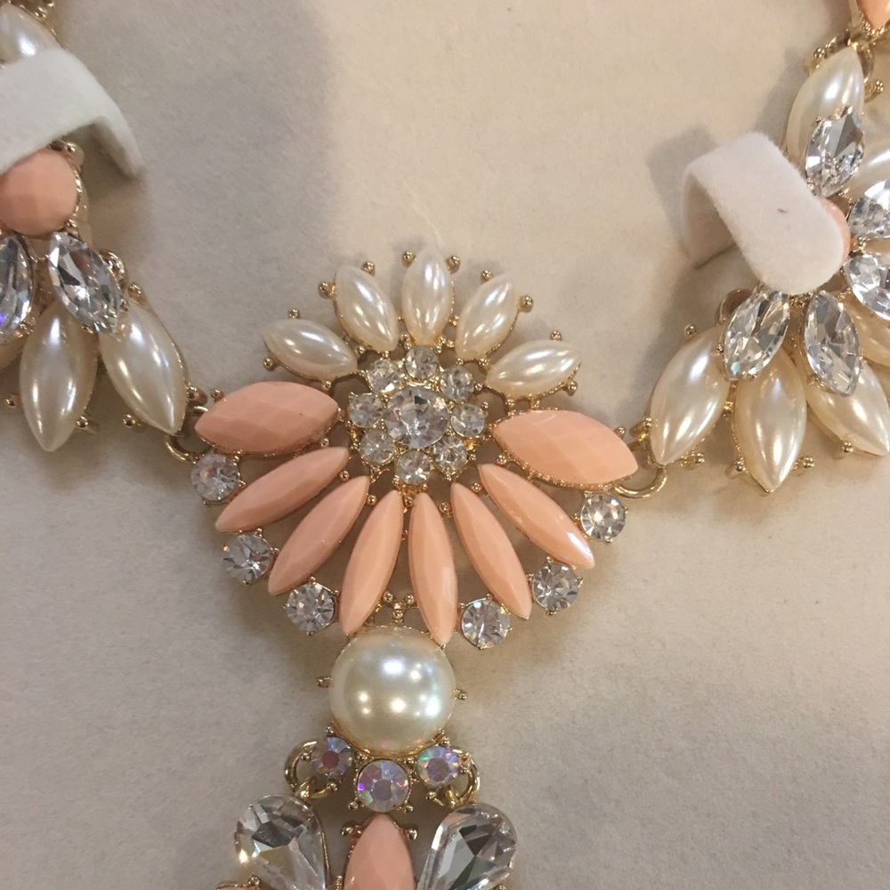 🎉 HP 🎉 NWT Amrita Singh Peach & Pearl Necklace - Picture 5 of 8